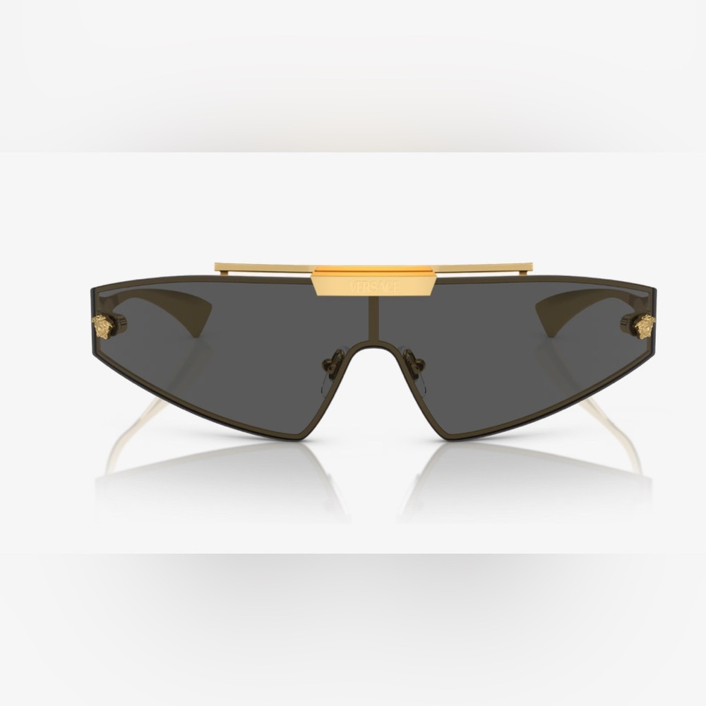 Versace 2265 Sunglasses. Comes with original case and 2 lens. Barely used - Picture 5 of 6